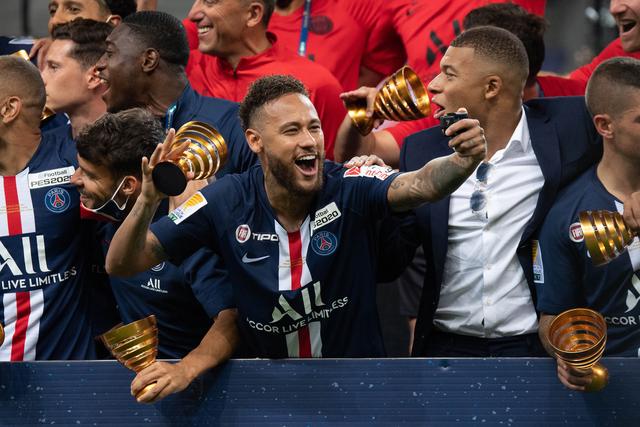 文班23分浓眉30+13詹姆斯18+5+8 马刺大胜湖人