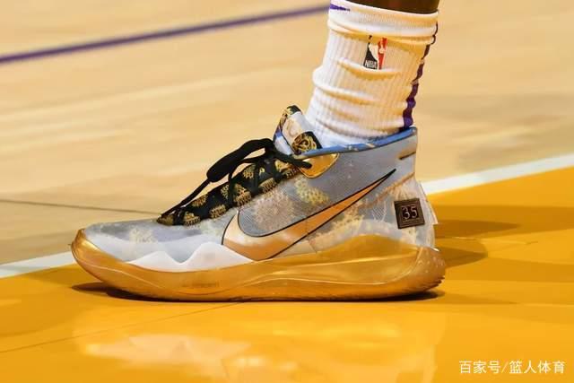 易建联9号球衣正式退役 阿联哽咽感谢所有球迷